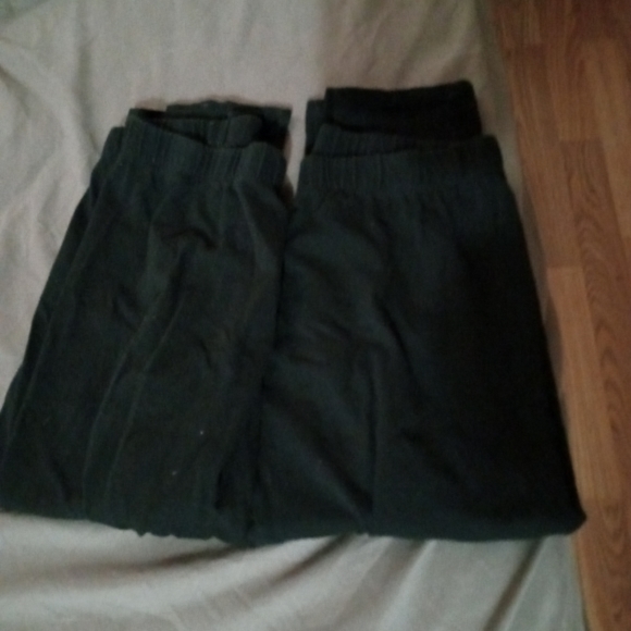 Black capri - Picture 2 of 2